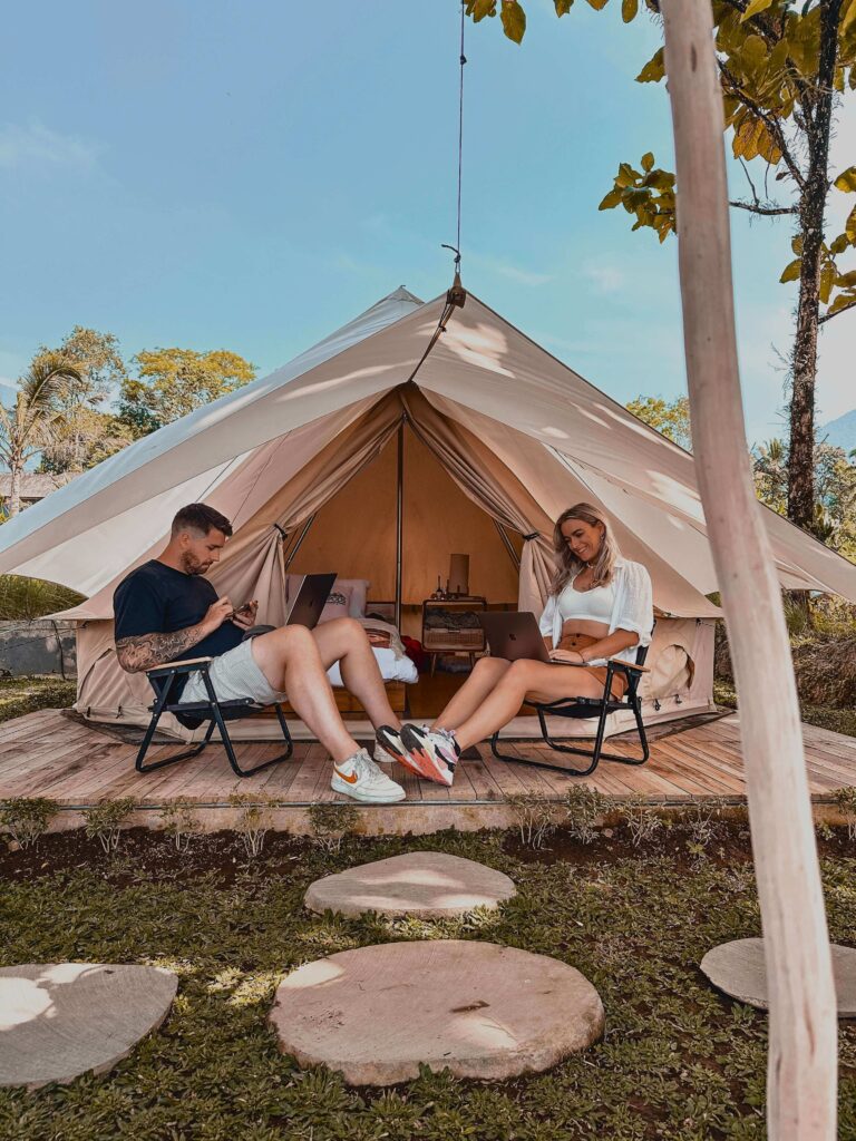 Follow the sun with me - digital nomad